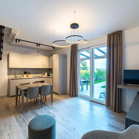 Alex's Luxury View Pool And Tennis Apartment Como