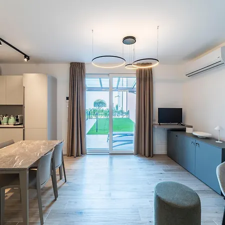 Apartment Alex's Luxury View Pool And Tennis Como
